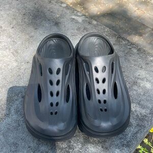 Hoka , men’s slides , size 9